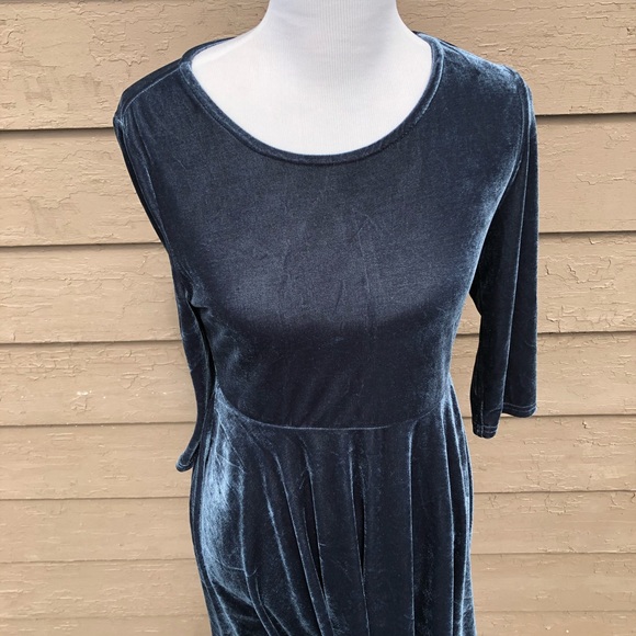 Shein velvet fit and flare dress! - Picture 3 of 9